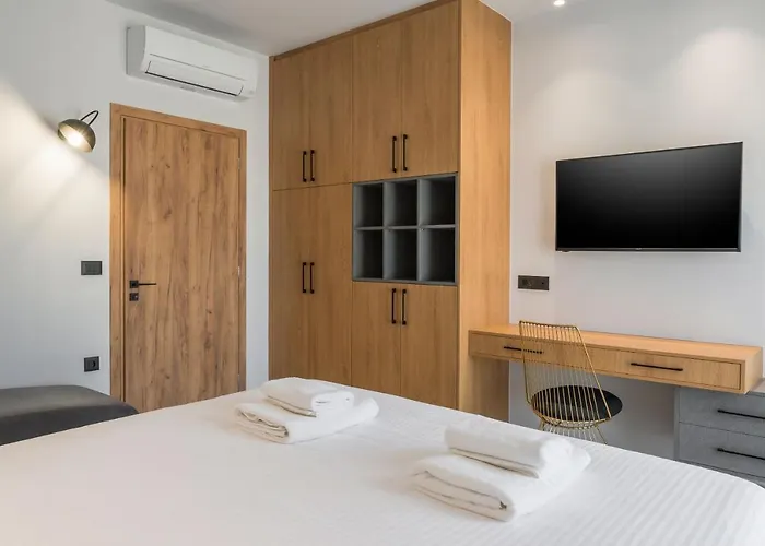 Aromi Chania (Crete)